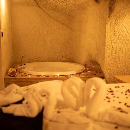 Hotel Pome Granate Cave
