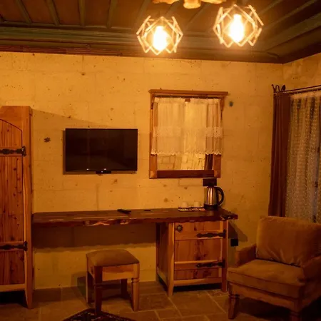 Pome Granate Cave Невшехир