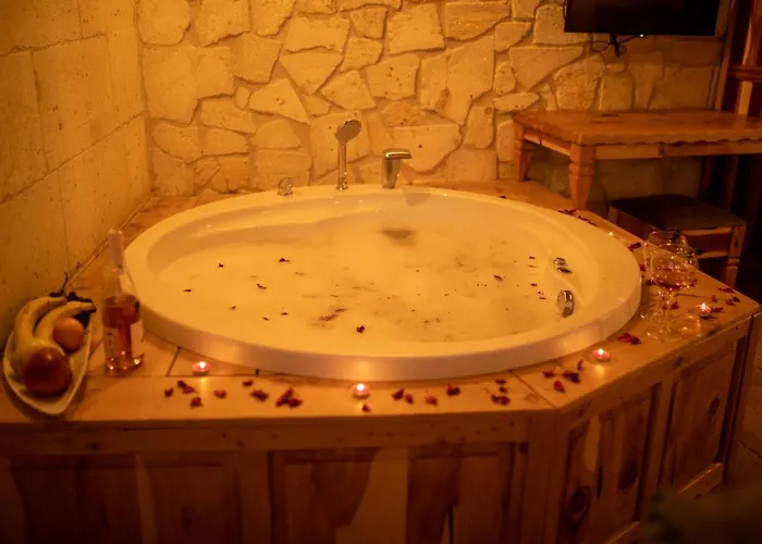 Pome Granate Cave Hotel *